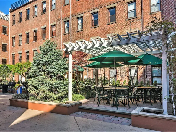 227 Christopher Columbus Drive image 16 of 18