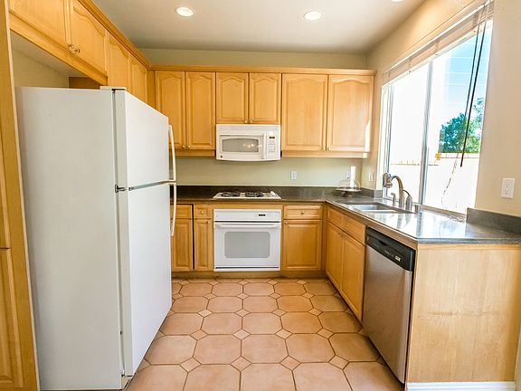 3rd image of 23713 Ashwood Pl