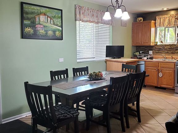 5th image of 326 Highmoor Dr