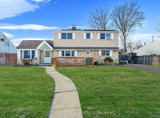 68 Coppersmith Road, Levittown, NY 11756