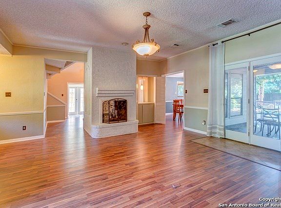 4th image of 231 Oak Ct