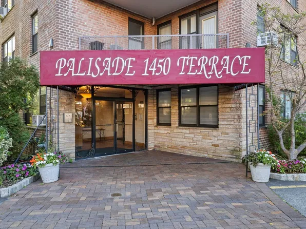 1450 Palisade Avenue image 5 of 16