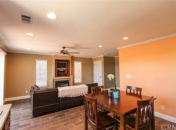 5th image of 985 La Costa Ct