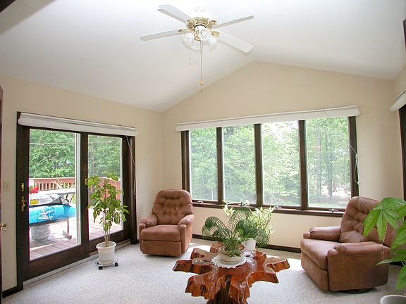 3rd image of 2512 Rhonda Dr