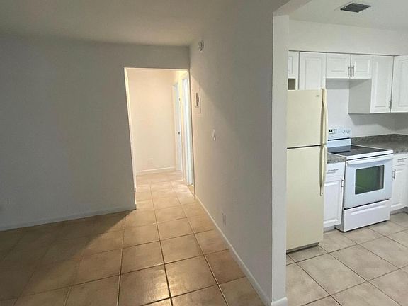 5th image of 1032 NW 1st Ave APT 2