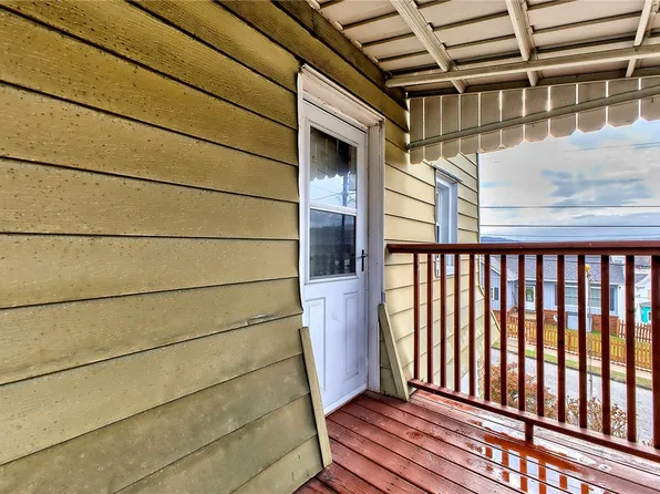 229 S 5th St, Youngwood, PA 15697