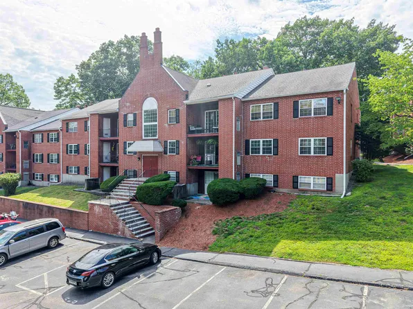 5 Louisburg Square #11, Nashua, NH 03060