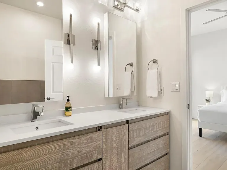 Double vanity sink in primary bedroom