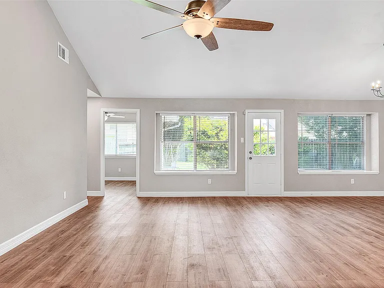 6023 Sean Ct — Photo 6