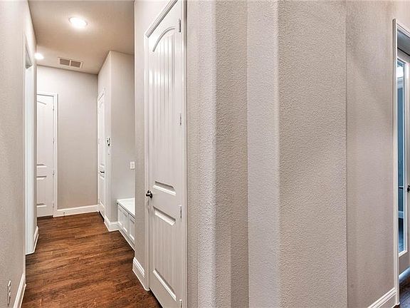 5th image of 3419 Triple Crown St