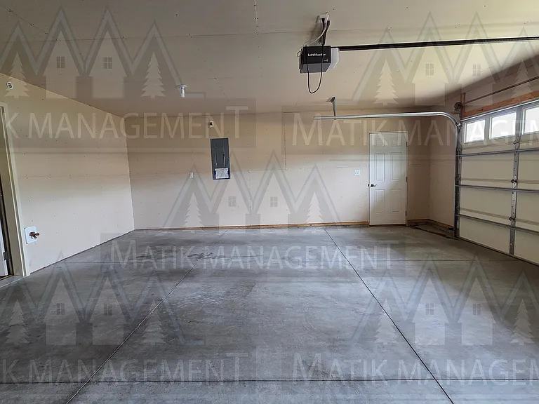 2581 Hawk Ridge Ct SE — Photo 46