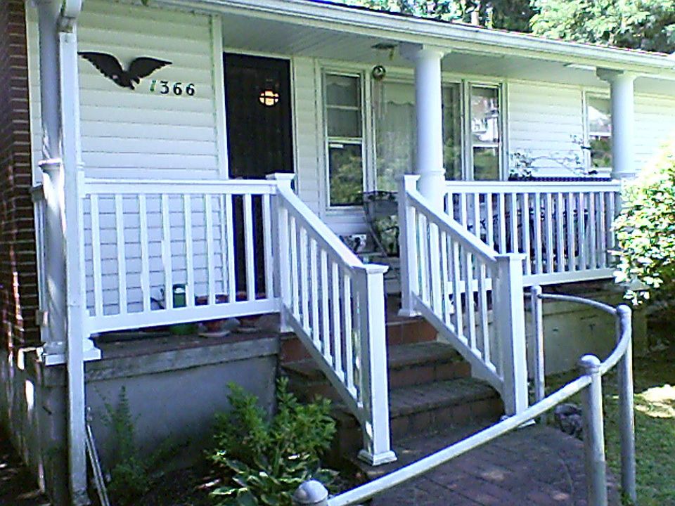 2nd image of 1366 Forest Lawn Dr