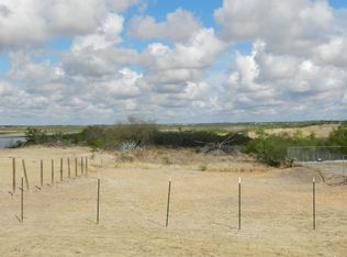 1721 N Siesta Ln, Zapata, TX 78076