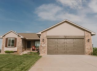 1418 Main St, Halstead, KS 67056