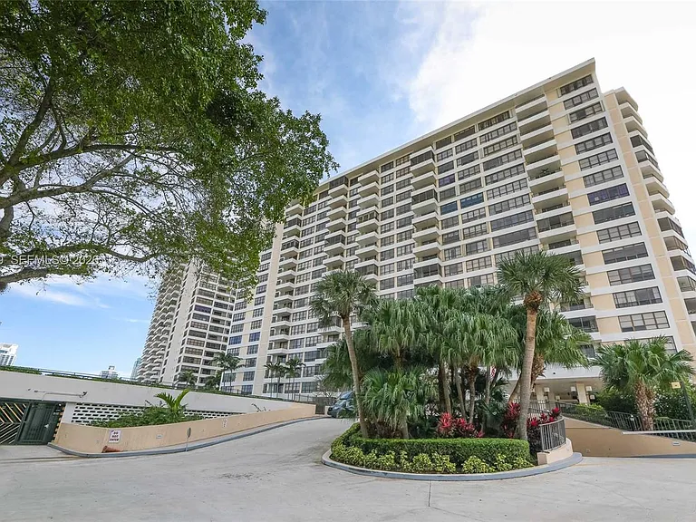 600 Three Islands Blvd #403 — Photo 46