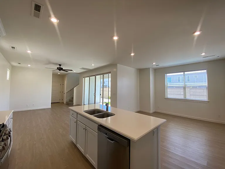 767 W Scarlet Hill Dr — Photo 9