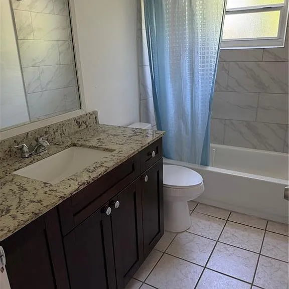 709 SE 46th Ter #14 — Photo 4