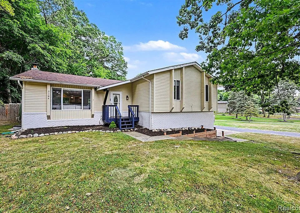 2104 Highfield Rd