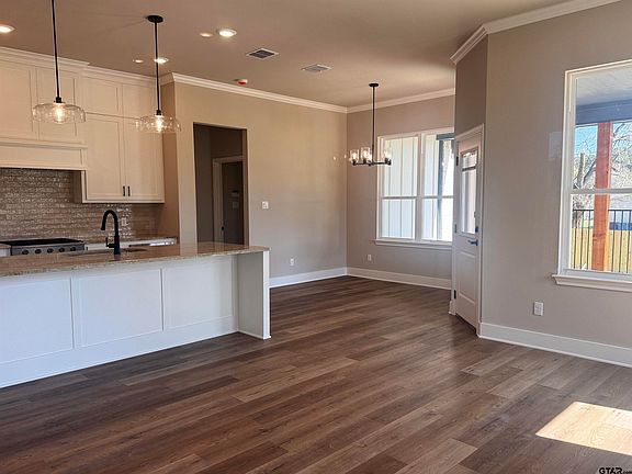 4th image of 122 Kaul Ln