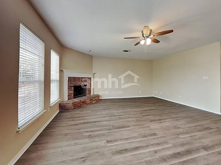 23007 Airedale Ln — Photo 7