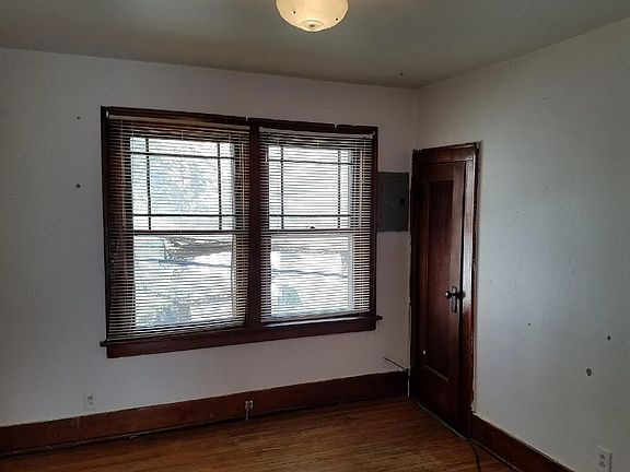 4th image of 808 W Seerley Blvd