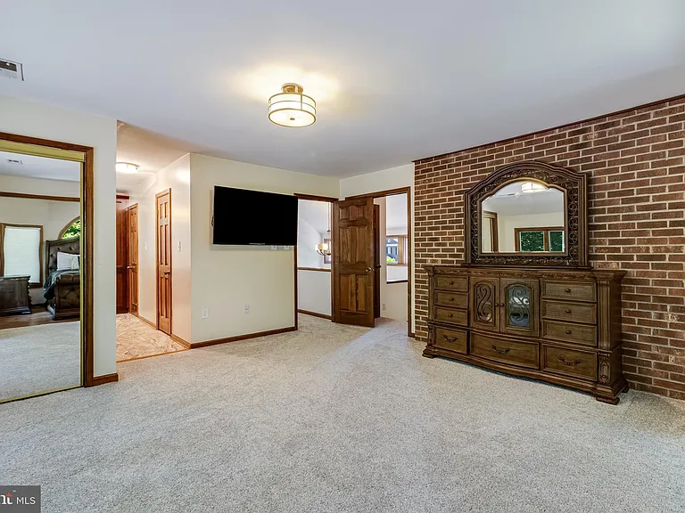 8150 Plowden Dr — Photo 47