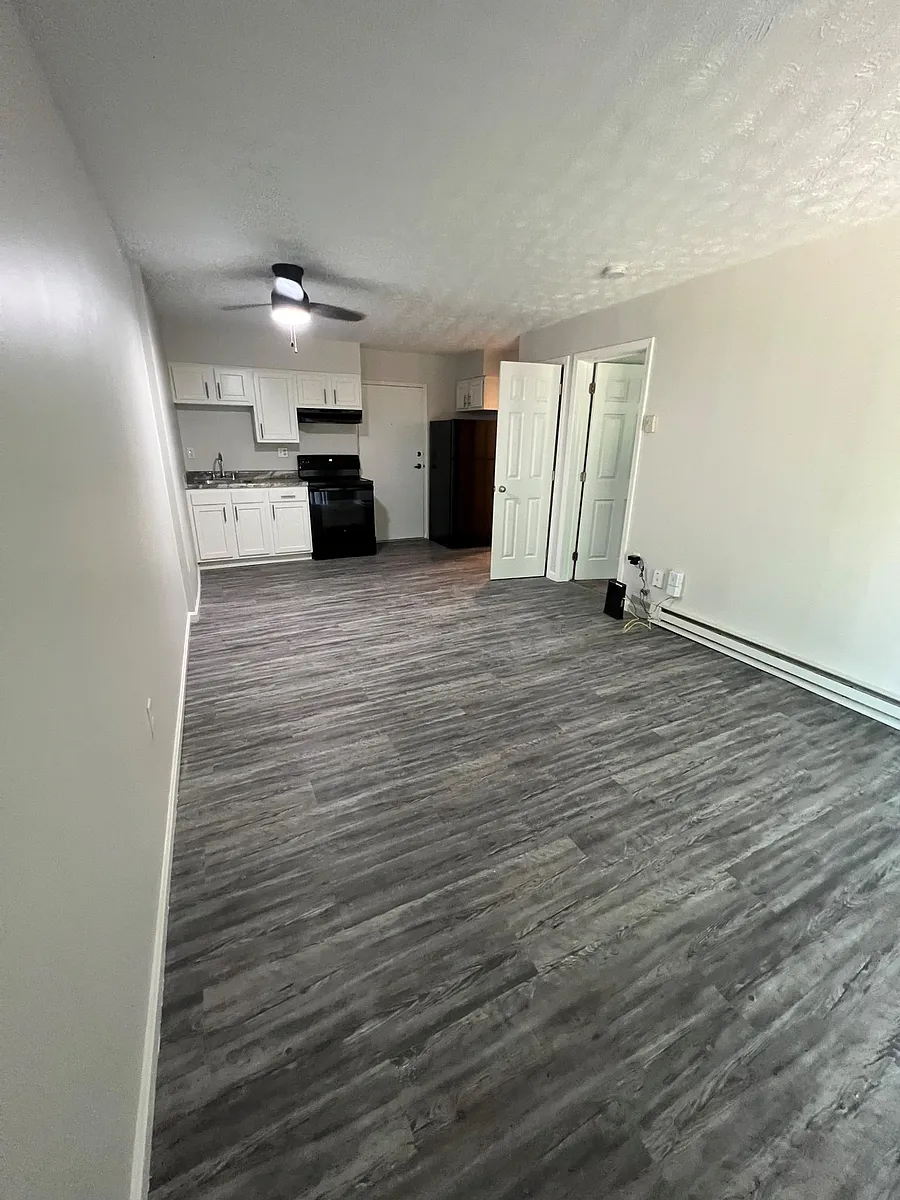 Liv.Rm & Kitchen - 1134 Cedar Ridge Ln #5