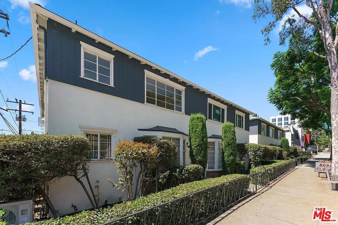1 bed, 1.0 bath, 660 sqft, $3,250 — Photo 1