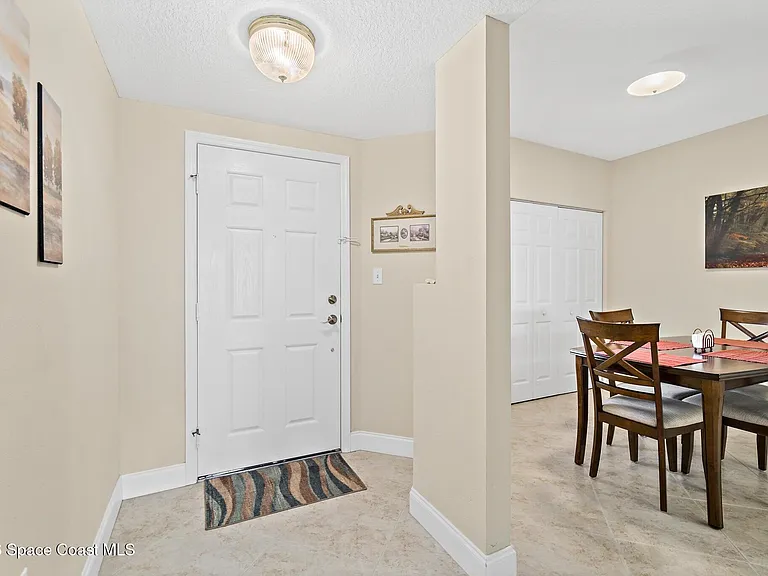 601 Shorewood Dr #G505 — Photo 4