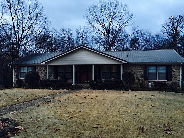 1st image of 1913 N Beechwood Dr