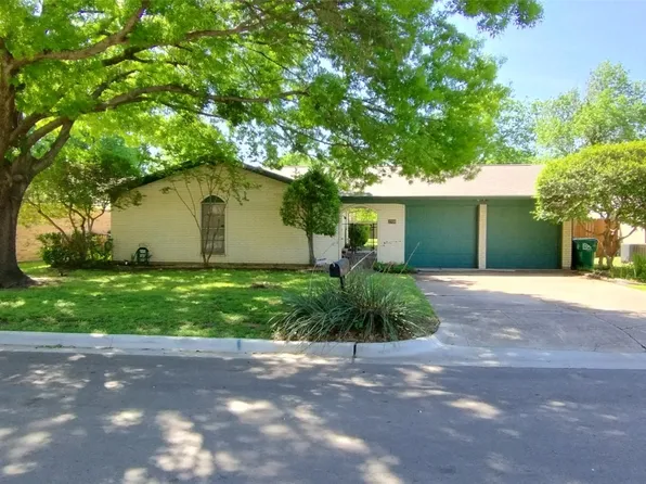 2708 Foxcroft Cir, Denton, TX 76209