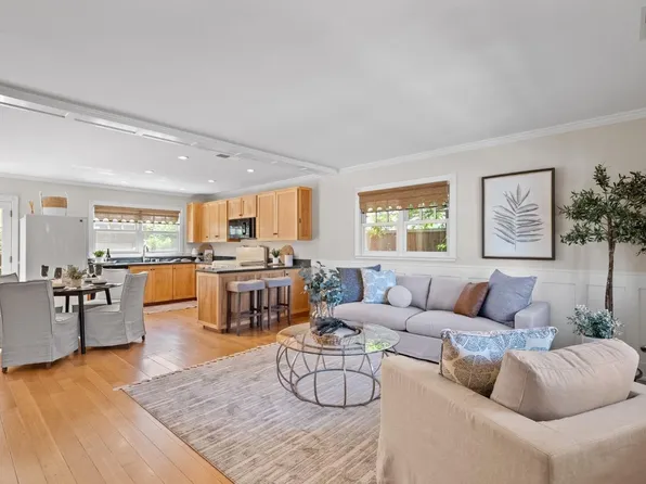 508 College Street, Healdsburg, CA 95448