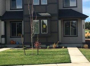 3179 SW 28th St, Redmond, OR 97756