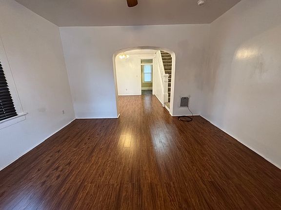 3rd image of 134 1/2 E Smithfield St