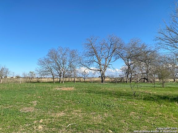 3rd image of 273 County Road 672 E