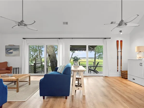 1054 Pine Point Ln NE, Townsend, GA 31331