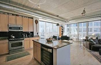 5th image of 845 N Kingsbury St Unit 508