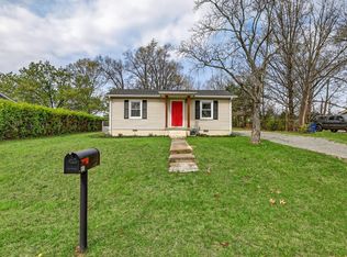 917 Smith St, Shelbyville, TN 37160