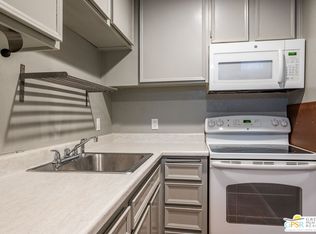 550 N Villa Ct Unit 214, Palm Springs, CA 92262