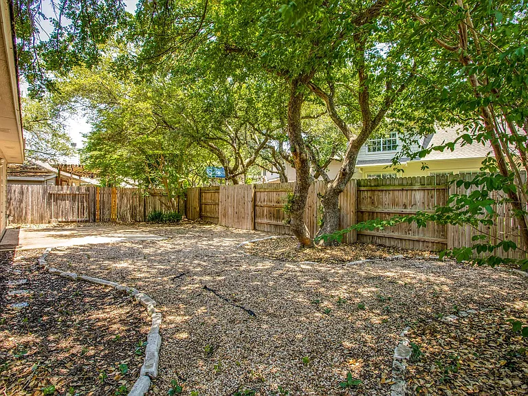 1314 Brighton Bend Ln — Photo 22