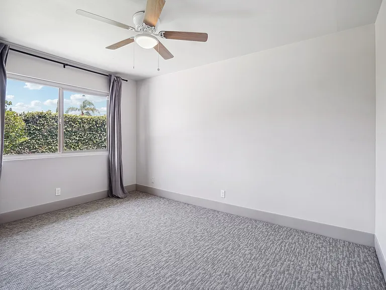 1539 W Stanford St #B — Photo 15