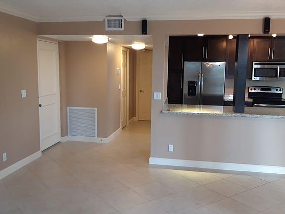 5th image of 450 Egret Cir APT 9201