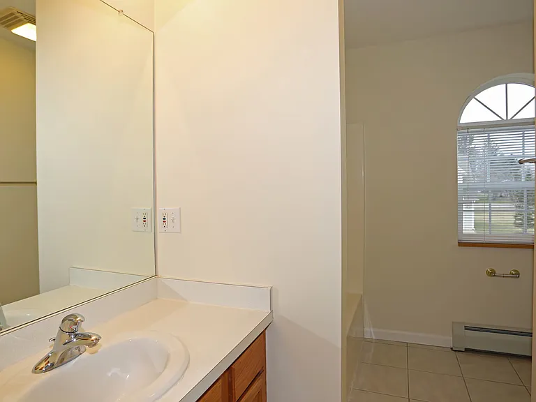 Bottchers Landing Apartments — Photo 11
