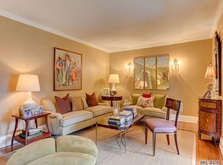 106 Newmarket Rd, Garden City, NY 11530