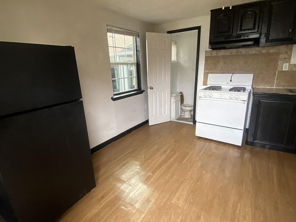 2nd image of 605 Gazin St #1