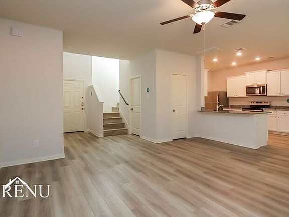 5th image of 10466 Sweetwater Creek Dr