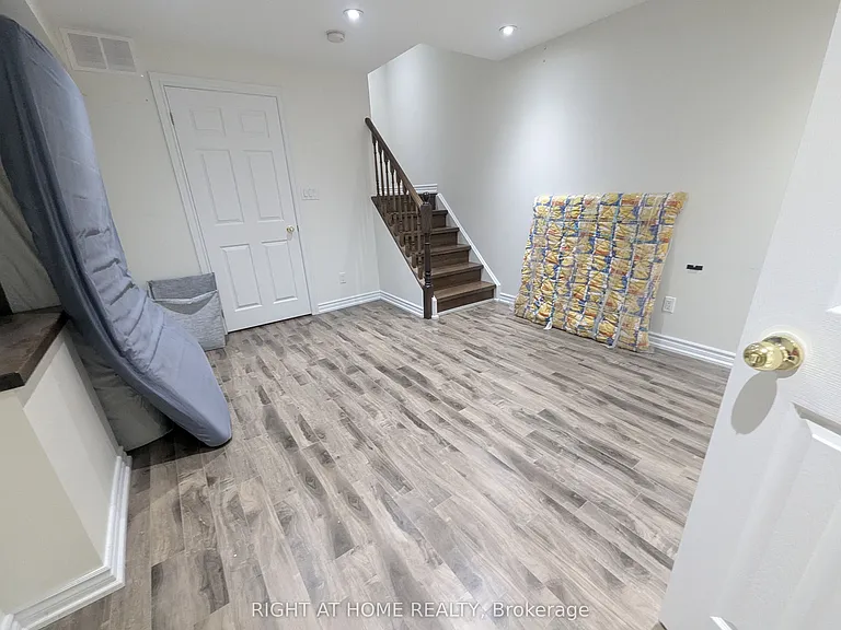 2628 Bur Oak Ave — Photo 19