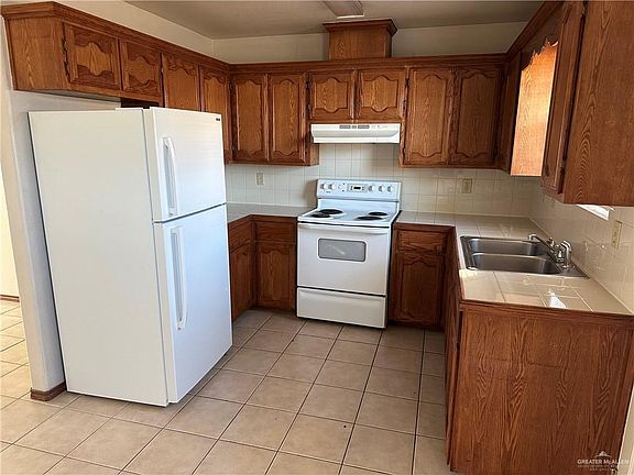 3rd image of 1307 N Sal St