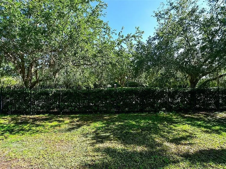 7658 Plantation Cir — Photo 11