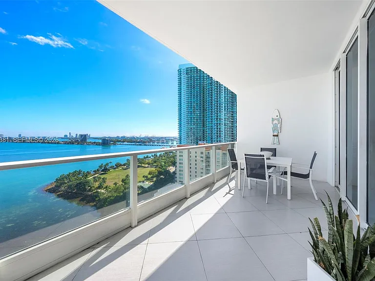 2020 N Bayshore Dr #1908 — Photo 3